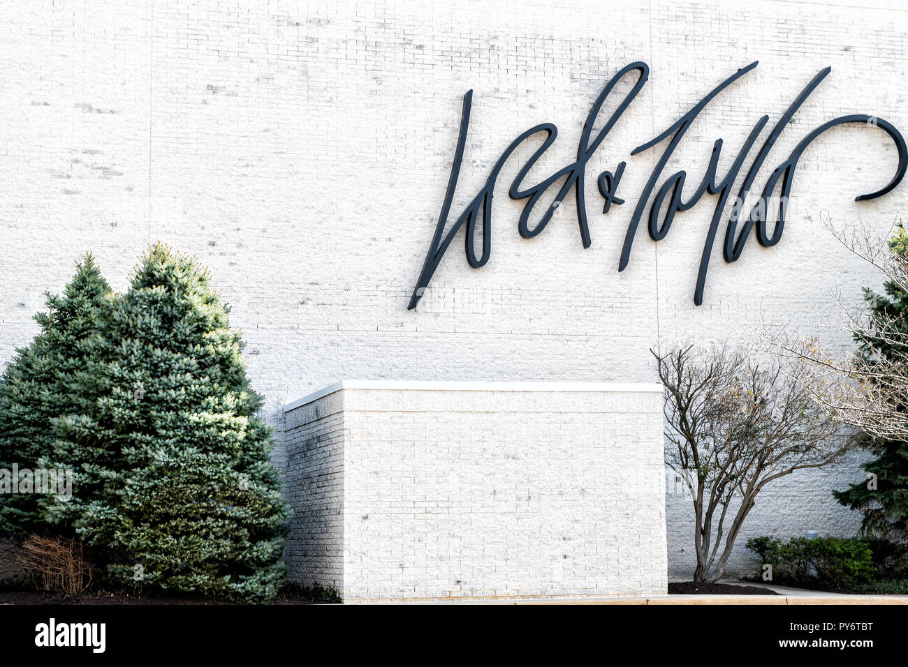 Fairfax, USA - 13. März 2018: Lord & Taylor Department Store, Outlet anmelden Fair Oaks Shopping Mall draußen, im Freien, im Freien Stockfoto