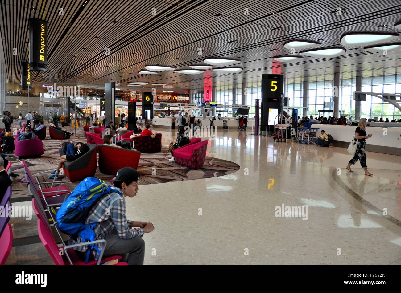 Flughafen Singapore Changi Terminal 4 Stockfotos Und Bilder Kaufen Alamy