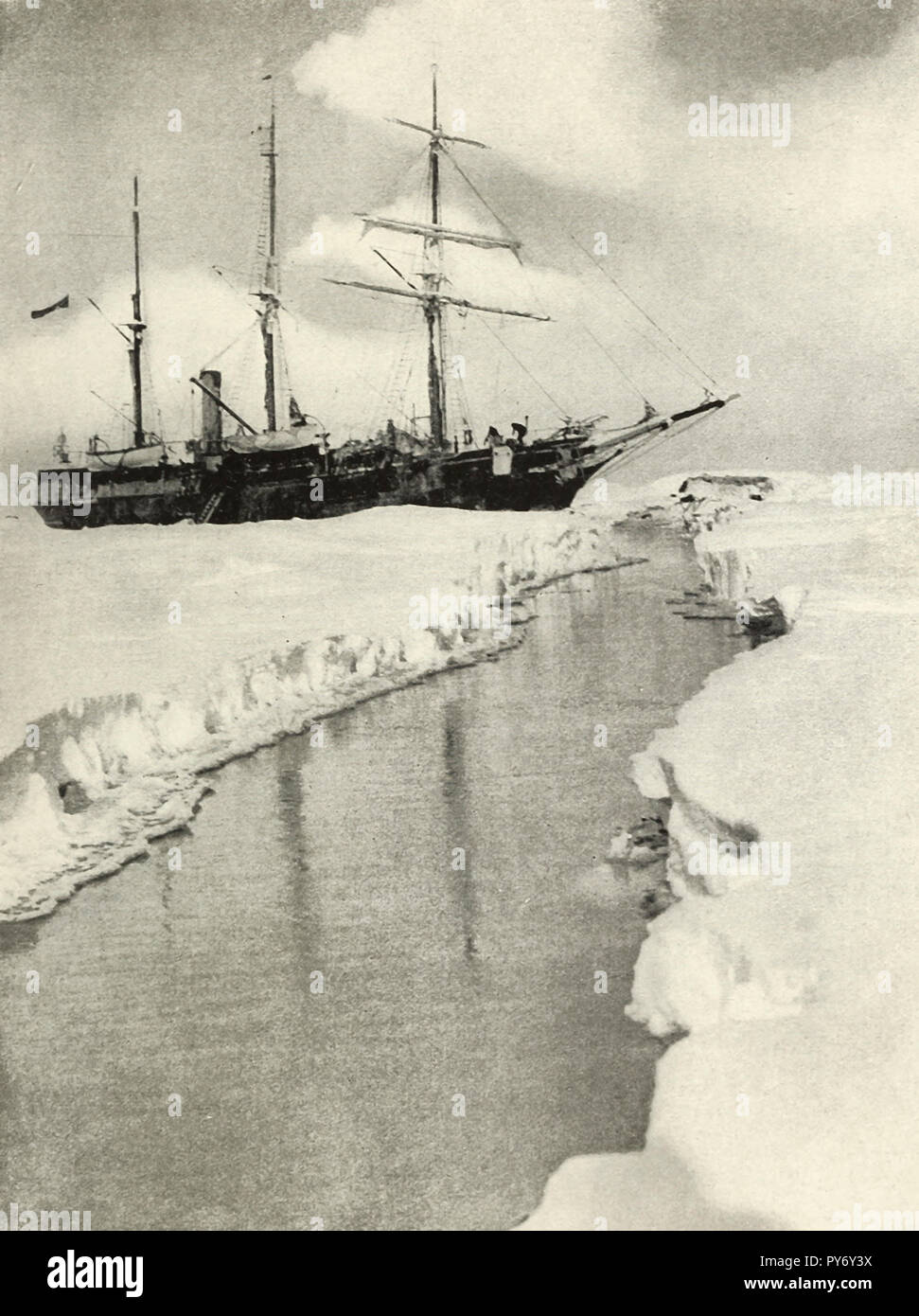 Die HMS Endurance gefangen im Packeis während der Shackleton Expedition Stockfoto