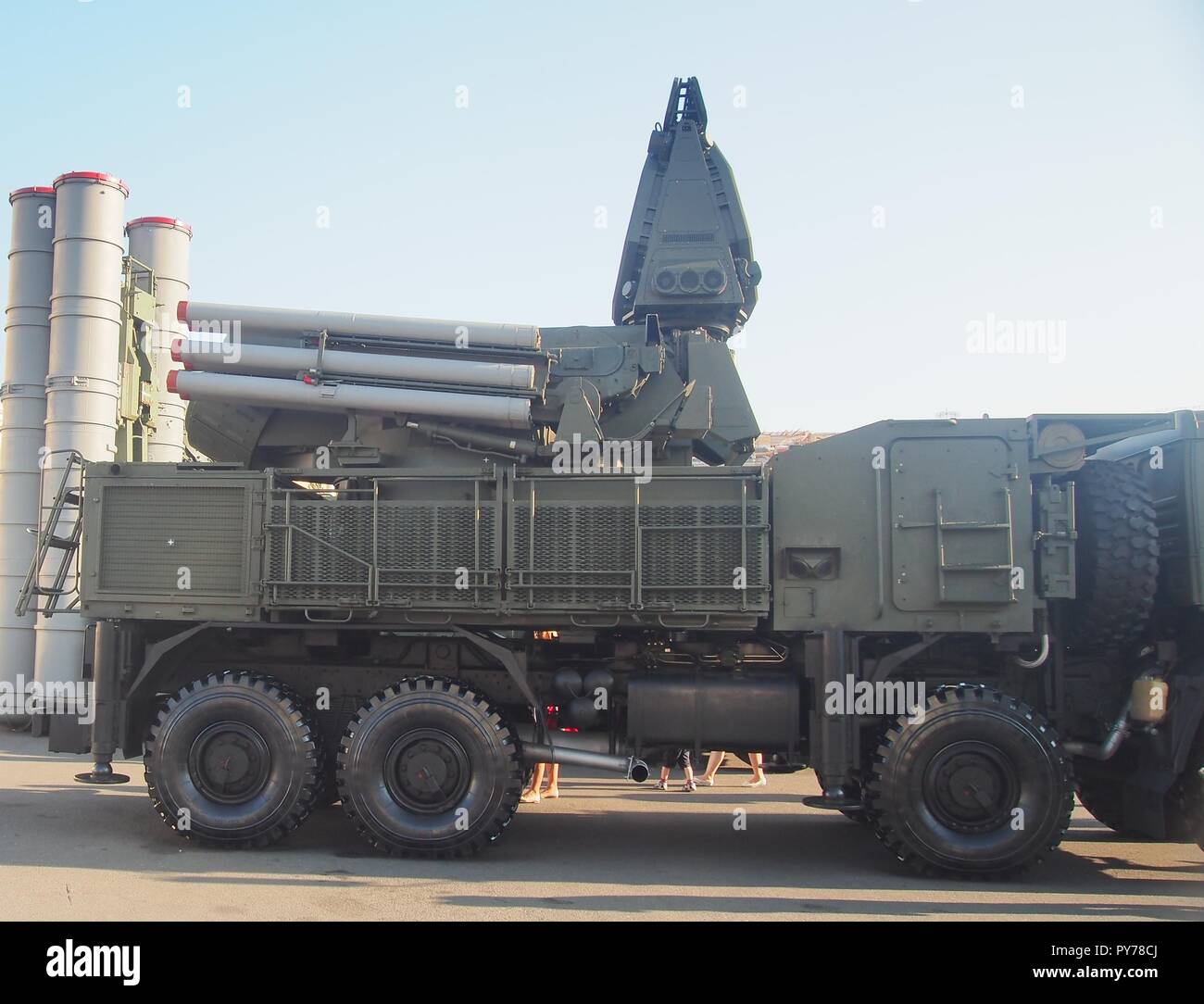 Anti-Flugzeuge mit Raketen und Artillerie komplexe SA-22 "Greyhound". Die Parade zu Ehren der Marine. St. Petersburg/Russland - August 29, 2018. Parade Stockfoto