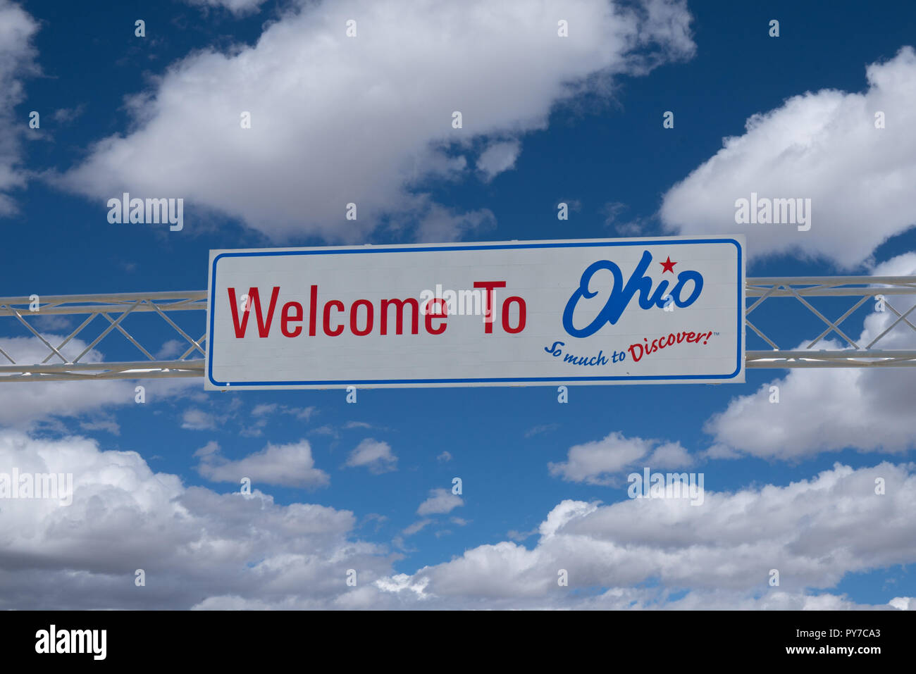 Willkommen in Ohio Zeichen entlang der Autobahn an der Grenze Stockfoto