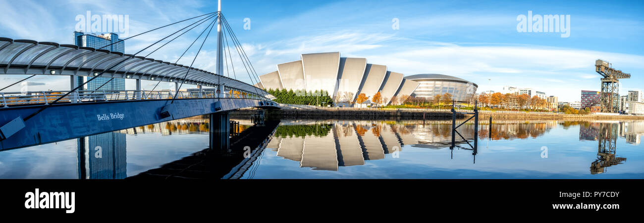 Glocken Brücke, SECC und das Wasserkraftwerk am Fluss Clyde, Glasgow, Schottland, Großbritannien Stockfoto