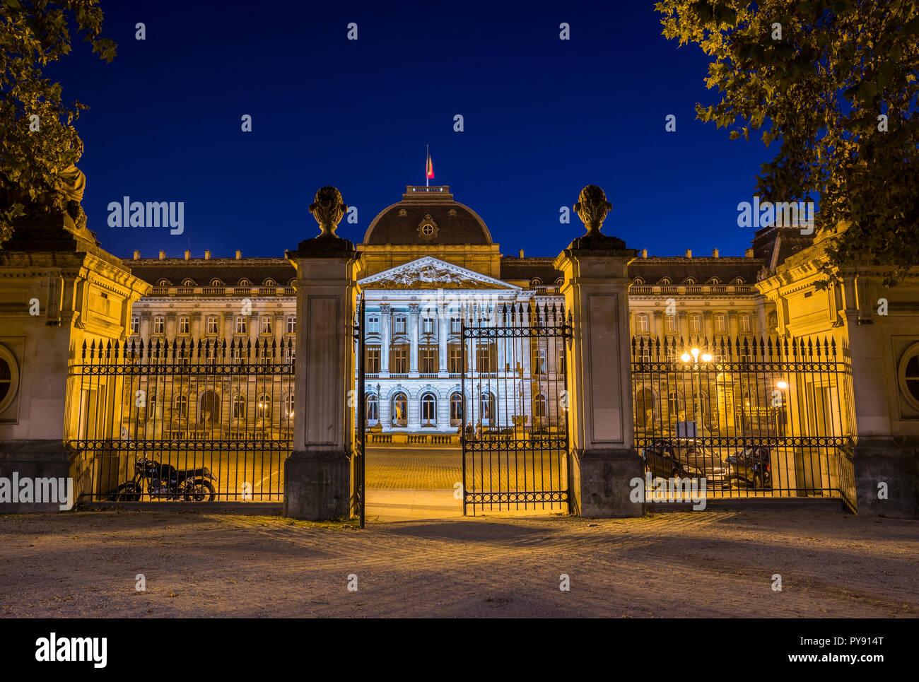 Der Königliche Palast von Brüssel bei Nacht Stockfoto