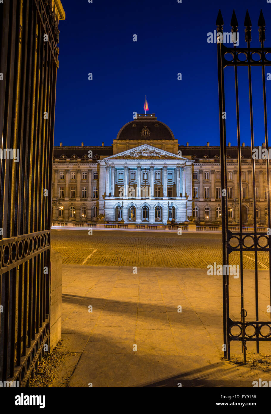 Der Königliche Palast von Brüssel bei Nacht Stockfoto