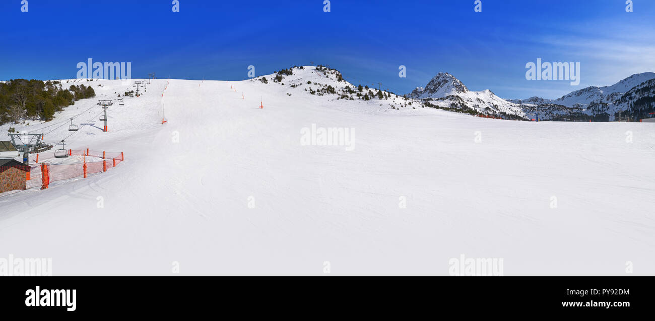 Grau Roig Skigebiet in Andorra in Grandvalira sektor Pyreenees Stockfoto