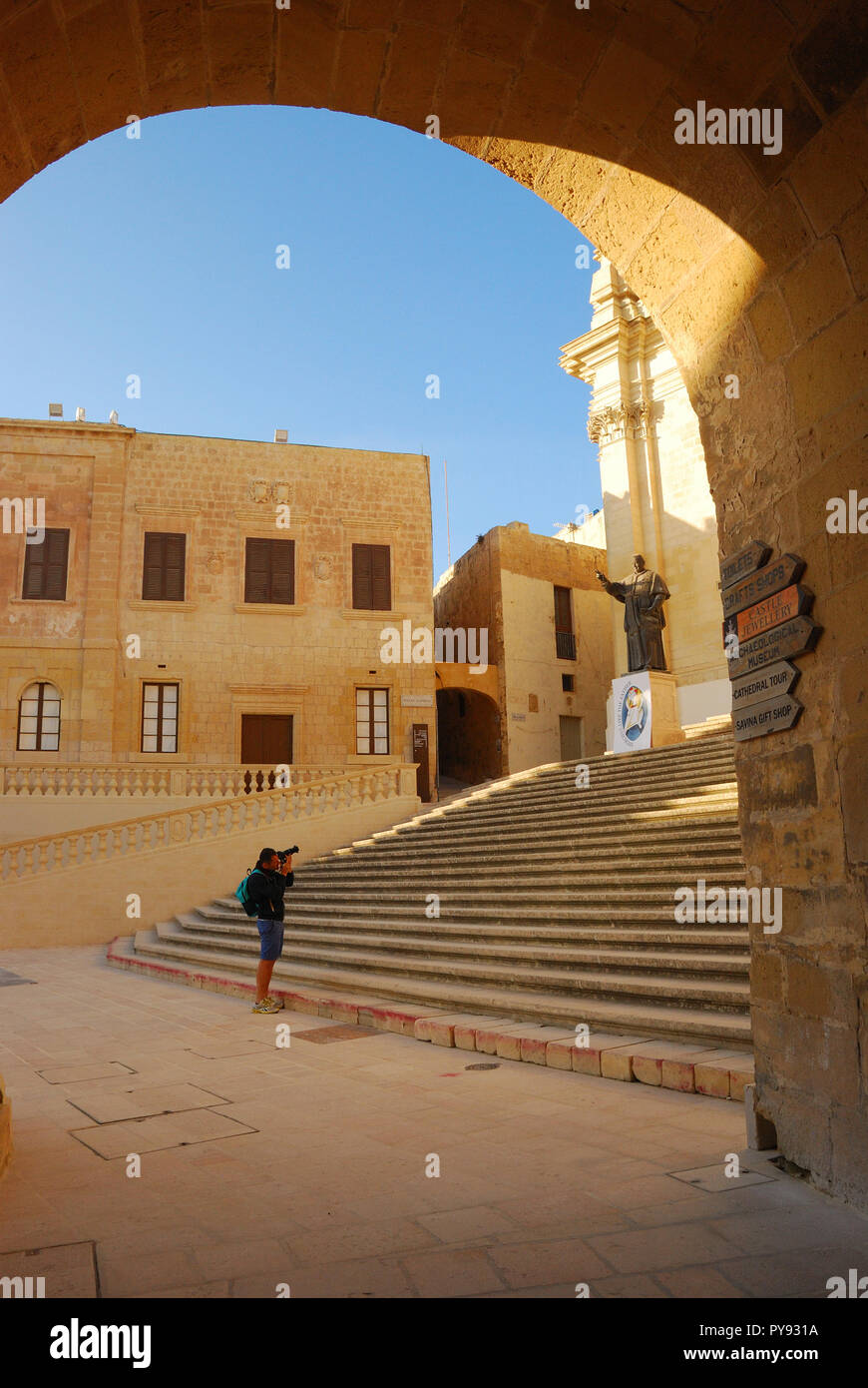 Tourist, Fotos der antiken Monument in Malta Stockfoto