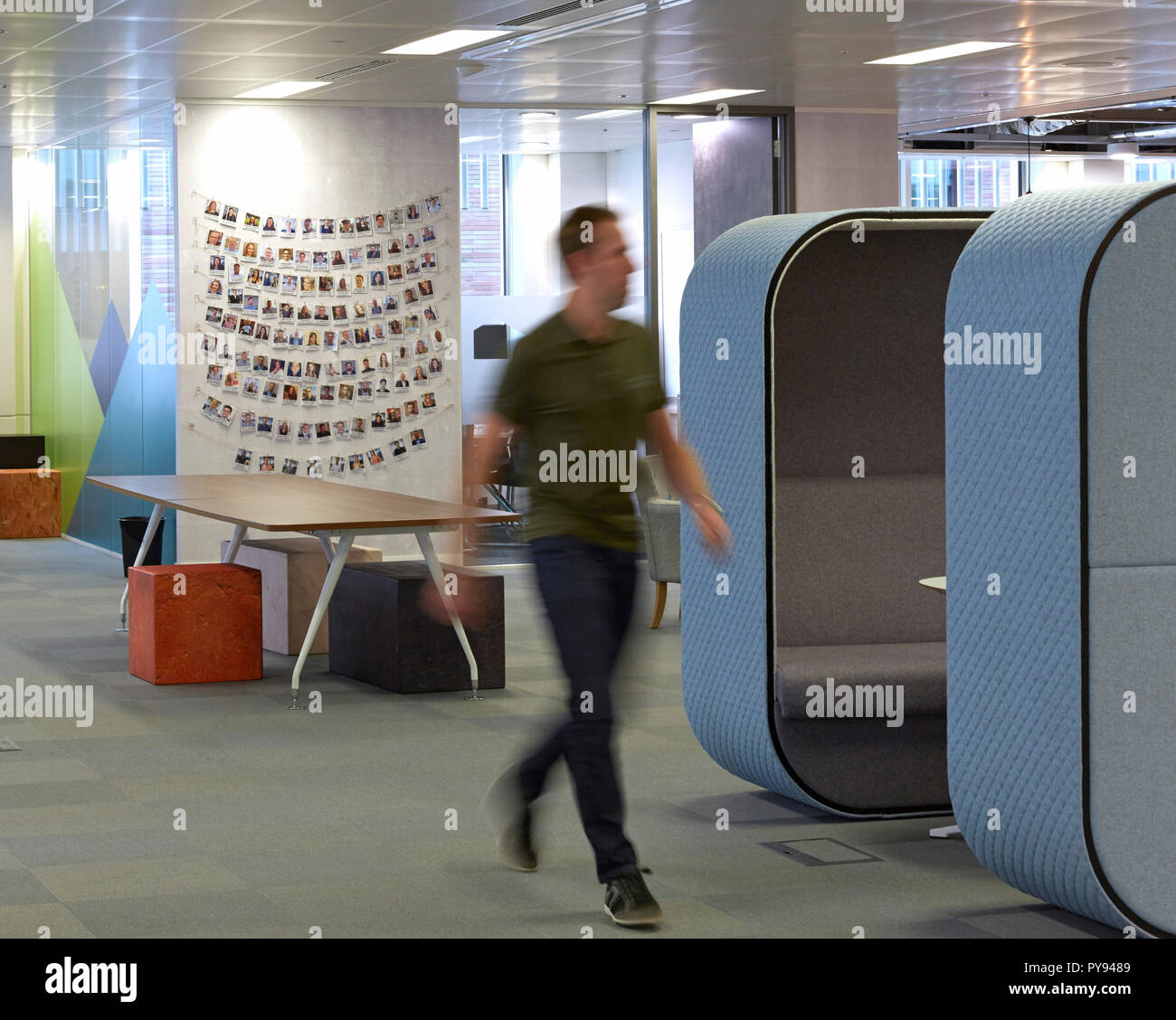 Funky Büro Interieur mit Abbildung, Besprechungsraum. Architektonischen Bestand, London, Vereinigtes Königreich. Architekt: NA, 2017. Stockfoto