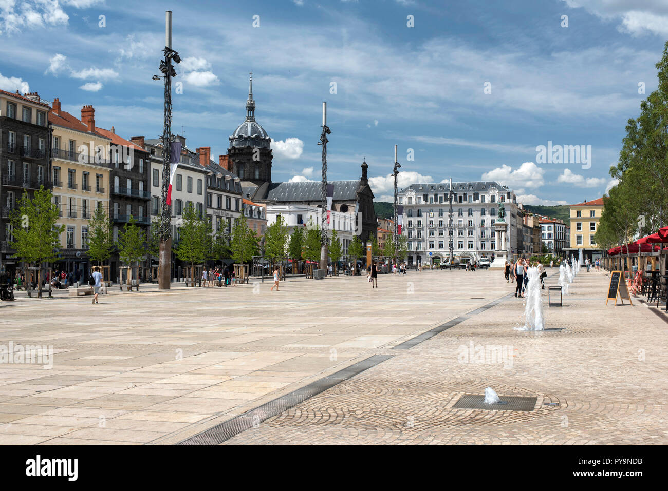 Clermont-Ferrand (Frankreich): "Place de la Place de Jaude' Platz im Zentrum der Stadt Stockfoto