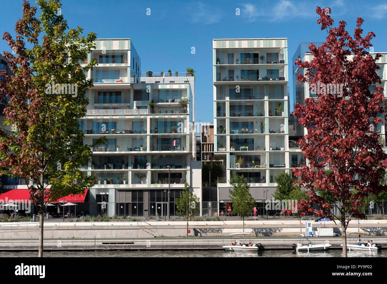 Lyon (Frankreich): La Confluence Bezirk. Moderne und farbenfrohe Gebäude entlang der Kais ÒAntoine RiboudÓ in der 2. Arrondissement (distric Stockfoto