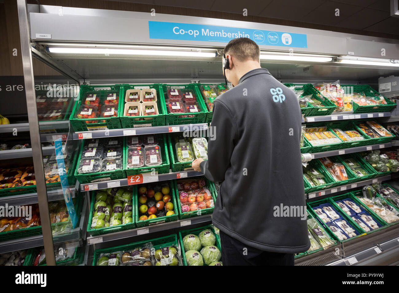 Interieur eines Co-op-Shops Stockfoto