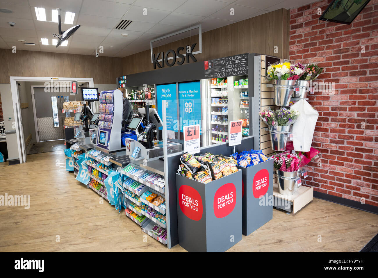 Interieur eines Co-op-Shops Stockfoto