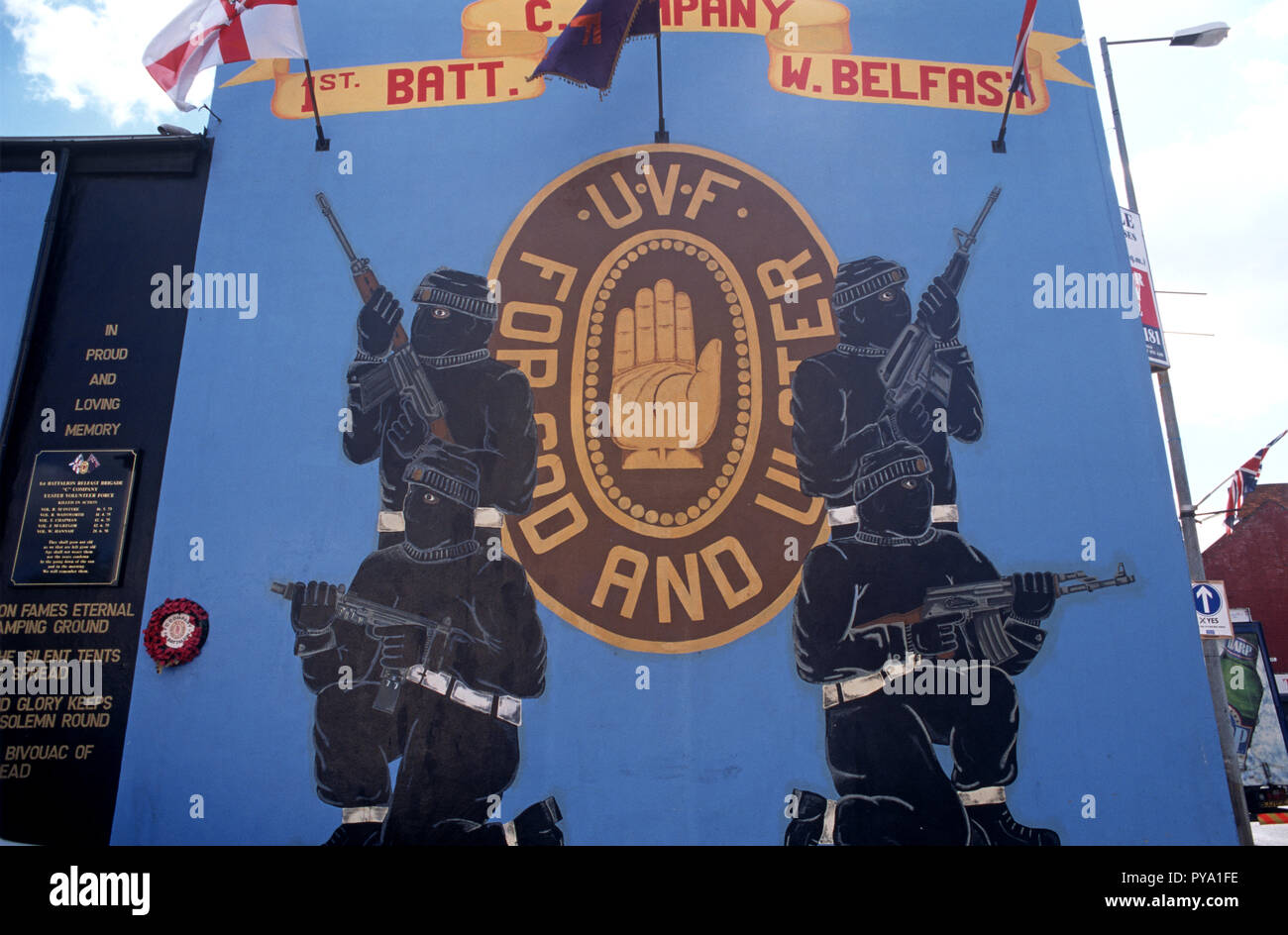 UVF, Ulster Volunteer Force, loyalistische Wandmalereien während der Troubles, Nordirland, Belfast, 1997 Stockfoto