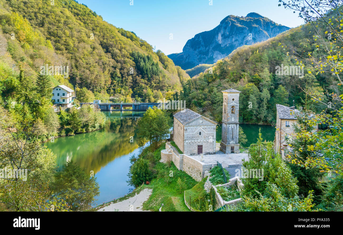 Isola Santa, altes Dorf in den Apuanischen Alpen. Provinz Lucca, Toskana, Italien. Stockfoto