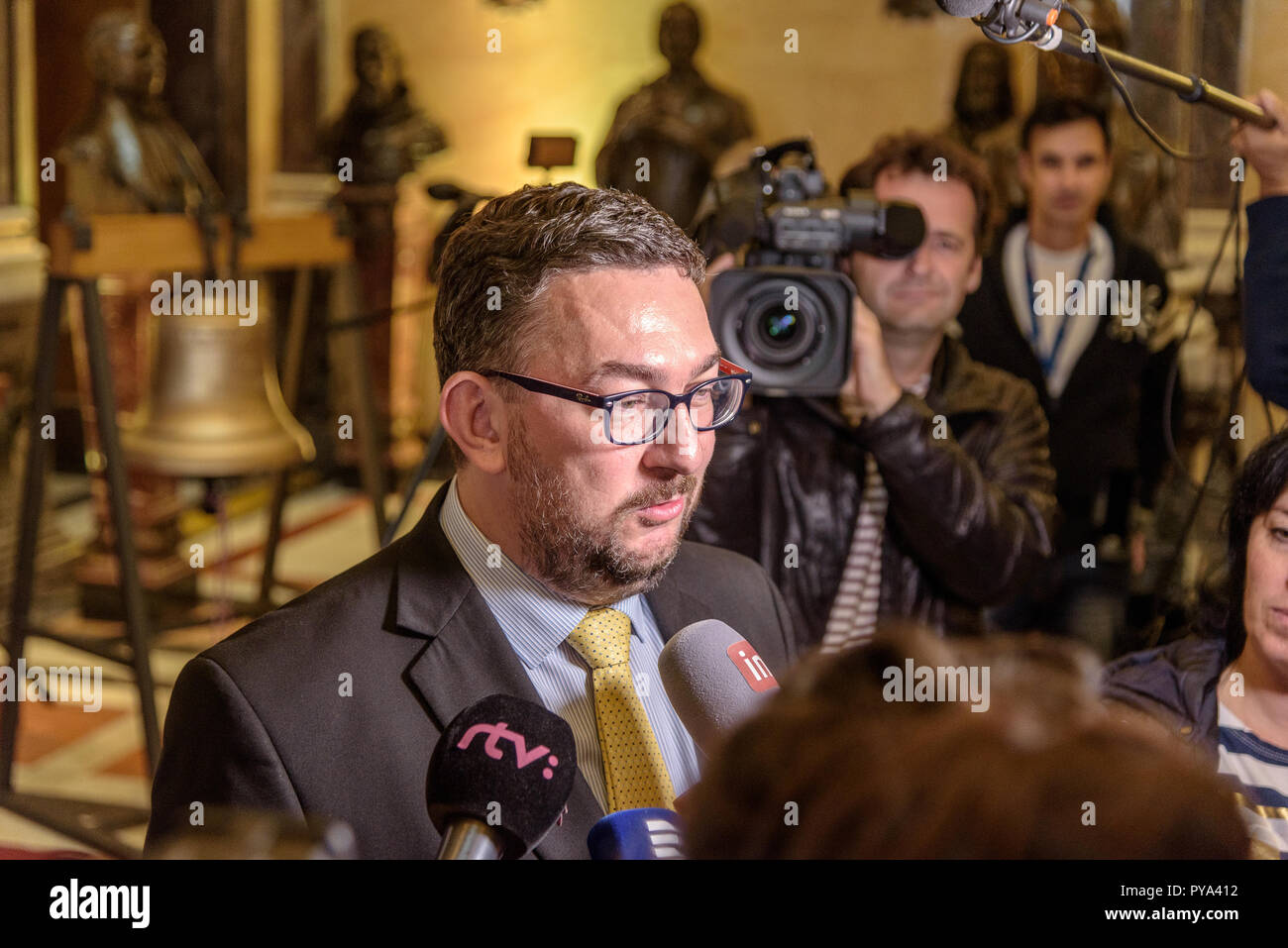 Generaldirektor des Nationalen Museums Michal Lukes spricht bei einer Pressekonferenz zur Wiedereröffnung der historischen Gebäude des Nationalen Museums in Prag Stockfoto