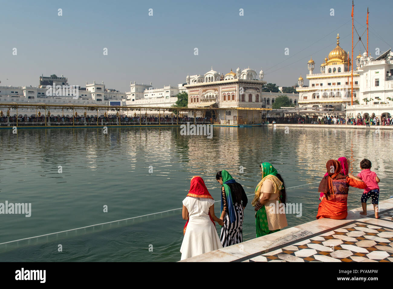 Amrit Samowar See an der Goldenen Tempel, Amritsar, Punjab, Indien Stockfoto