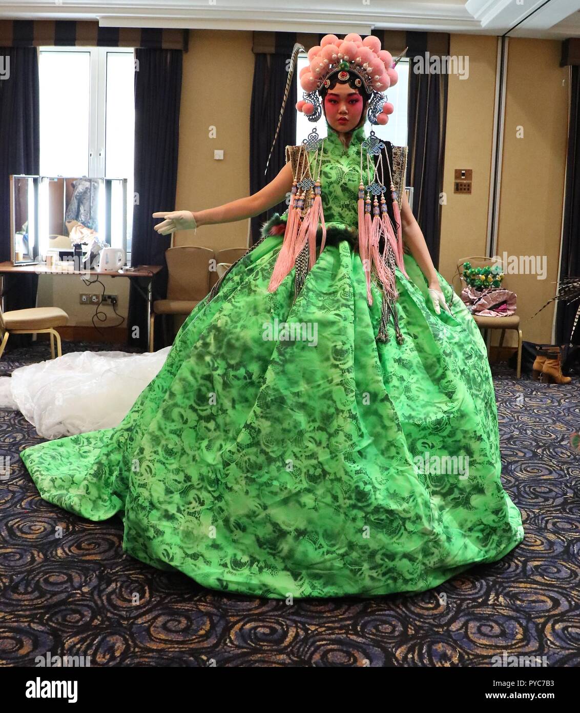 Sie Guang Hu Couture Show Backstage Stockfoto