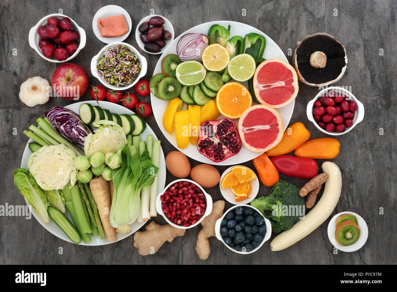 Großen super Health Food Collection mit frischem Obst, Gemüse, Fisch, Milchprodukte, Kräutern und Gewürzen. Hohe an Antioxidantien, Vitamine und Ballaststoffe. Stockfoto