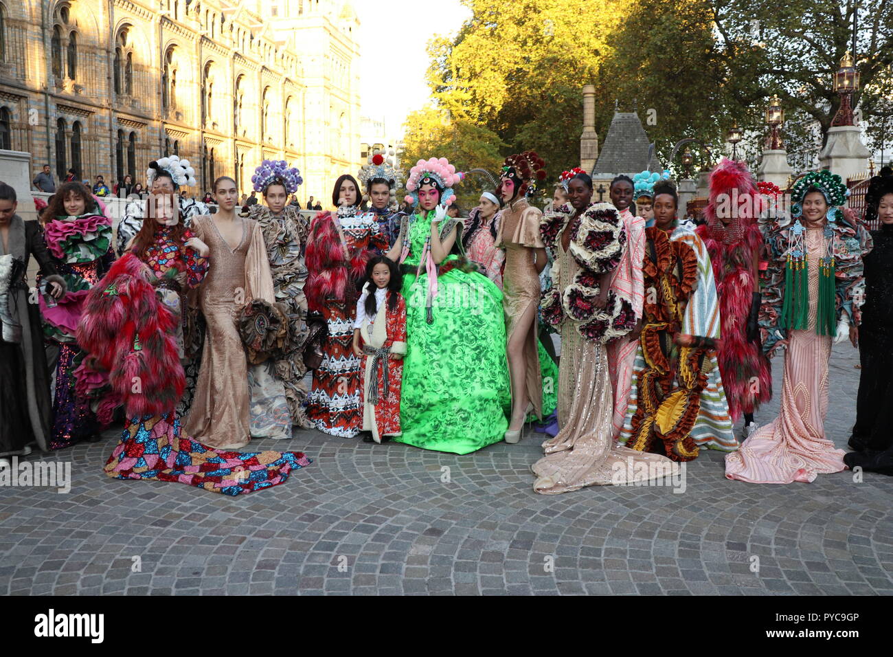 Sie Guang Hu Couture Show Backstage Stockfoto