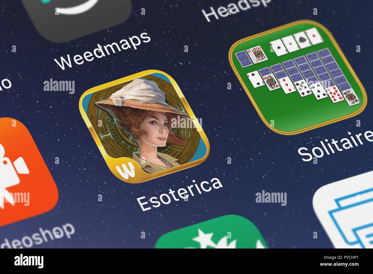 London, Großbritannien, 26. Oktober 2018: Symbol der mobile App Esoterica: hohle Erde (Voll) von Alawar Entertainment, Inc. auf einem iPhone. Stockfoto