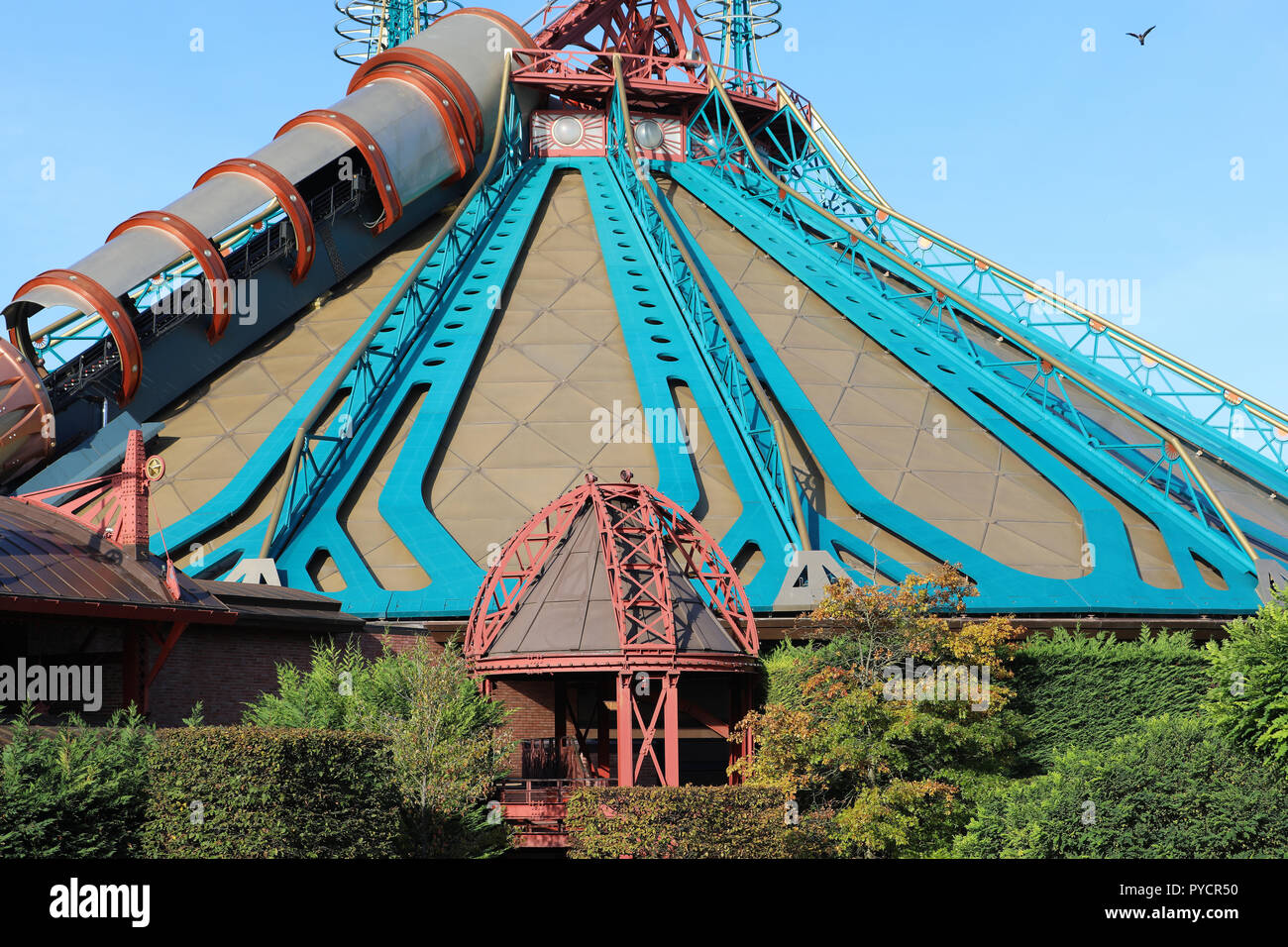 Marne-la-Rechnungshofes©e, Frankreich - Oktober 13, 2018: Star Wars Hyperraum Mountain im Disneyland Paris (Euro Disney), Rolle Coaster-Type Attraktion in Discov Stockfoto
