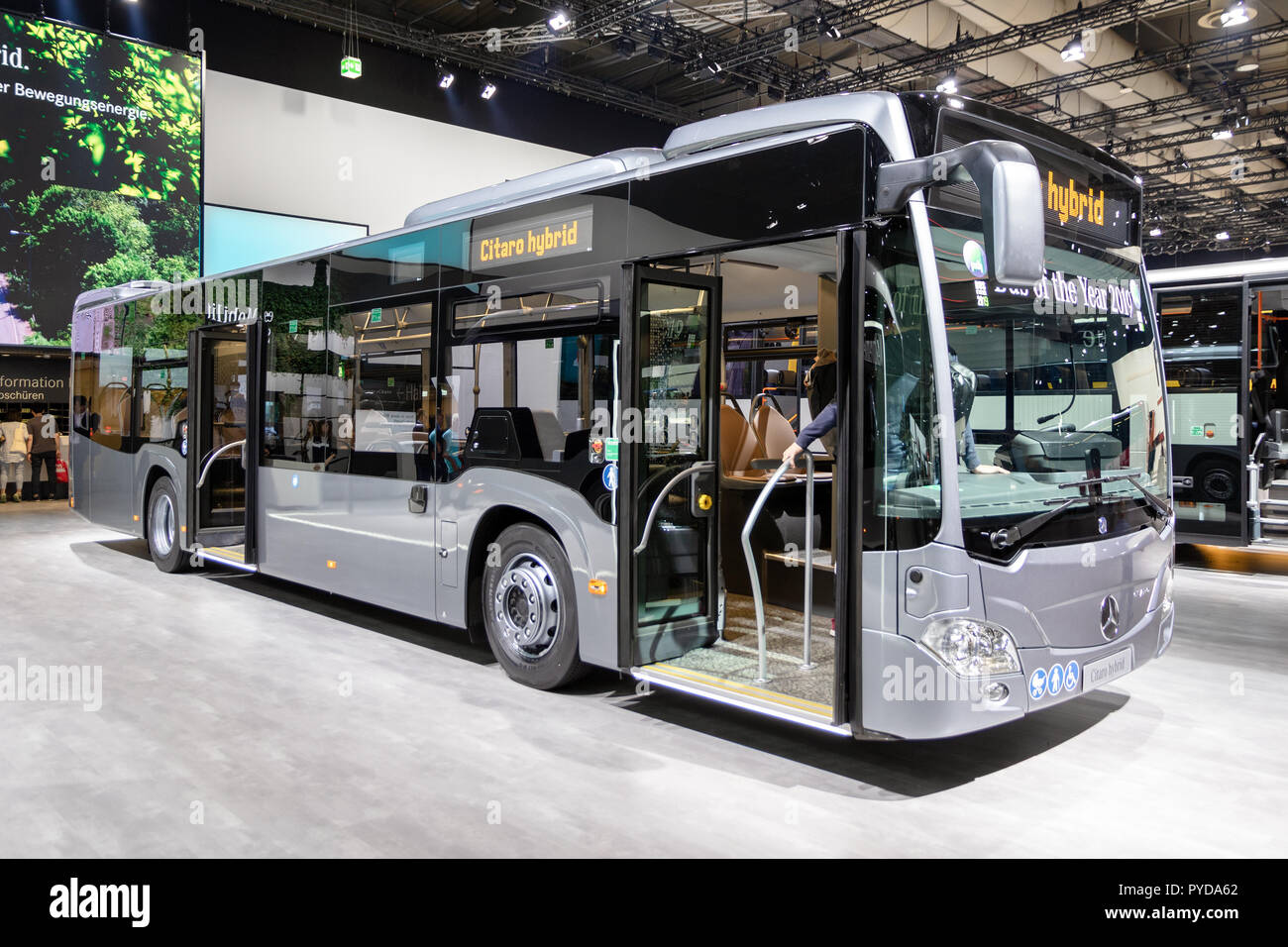 HANNOVER, Deutschland - 27.September 2018: Neue Mercedes-Benz Citaro Hybridbus auf der Hannover IAA Nutzfahrzeuge Motor Show präsentiert. Stockfoto