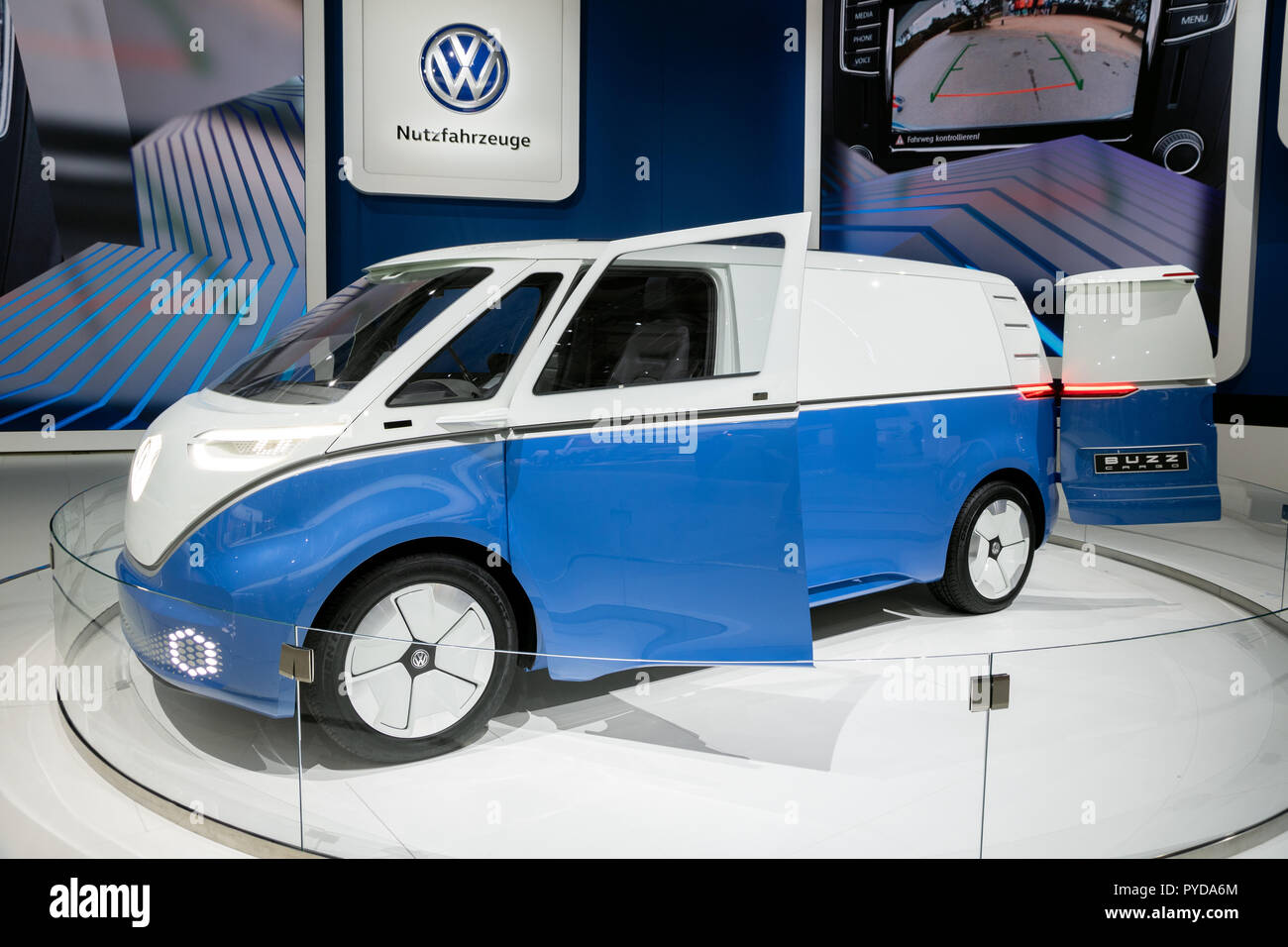 HANNOVER, Deutschland - 27.September 2018: Neue Volkswagen I.D. Buzz Cargo elektrischen Lieferwagen präsentiert auf der Hannover IAA Nutzfahrzeuge Motor Show. Stockfoto