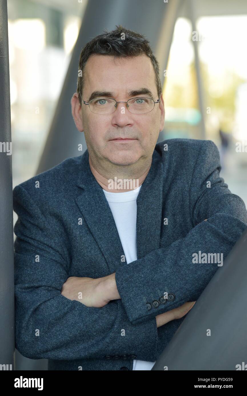 Mick Herron im Oktober 2018 auf der Frankfurter Buchmesse. | Verwendung weltweit Stockfoto