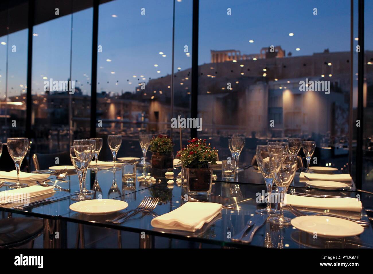 Akropolis, wie es aussieht Vom Balkon auf der Akropolis Museum. Stockfoto