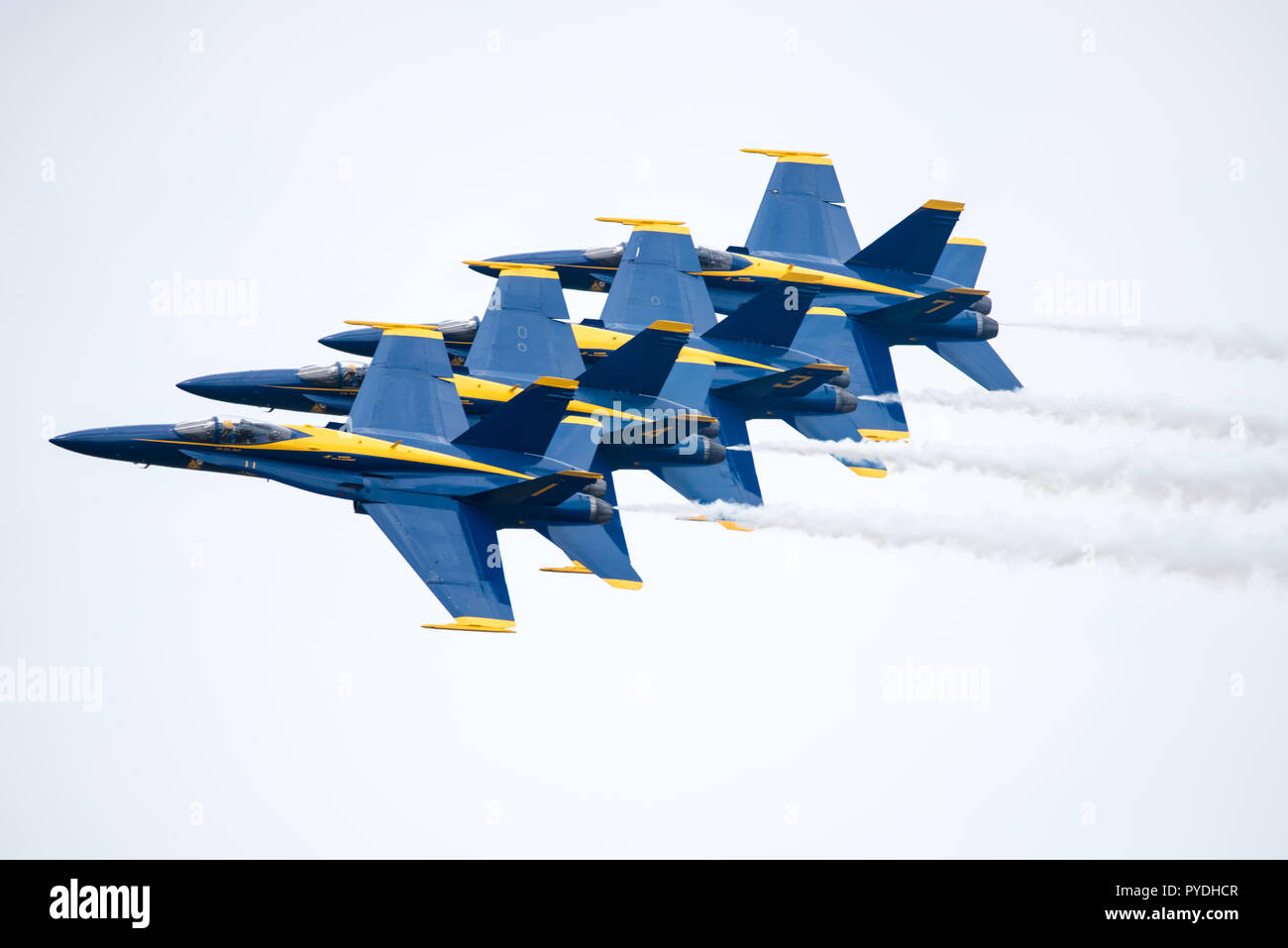 US Navy Blue Angels die Echelon Parade Manöver Stockfoto