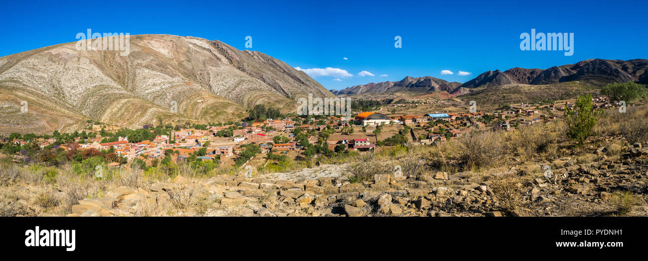 Panorama der Stadt Toro Toro in Bolivien. Detail der geologischen Formationen. Die Anden Stockfoto Panorama der Stadt Toro Toro in Bolivien. Detail der geologischen Formationen. Die Anden Stockfoto