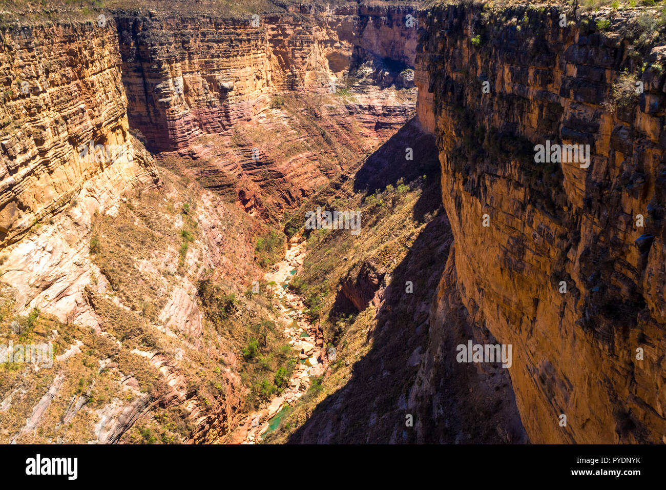 Ansicht der Toro Toro Schlucht in Bolivien. Cochabamba. Suche Stockfoto Ansicht der Toro Toro Schlucht in Bolivien. Cochabamba. Suche Stockfoto