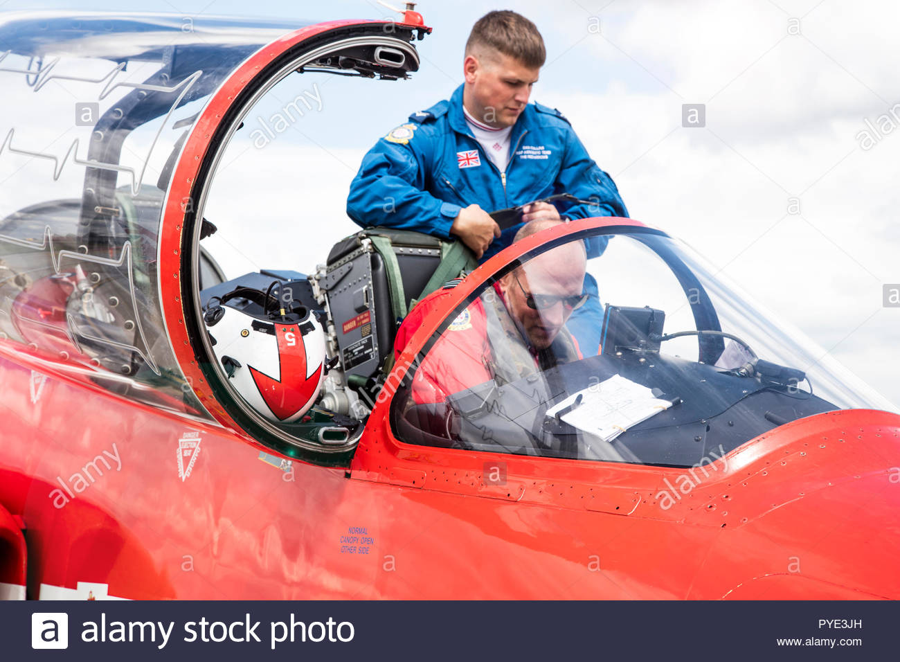 Pilot Cockpit Stockfotos und -bilder Kaufen - Alamy