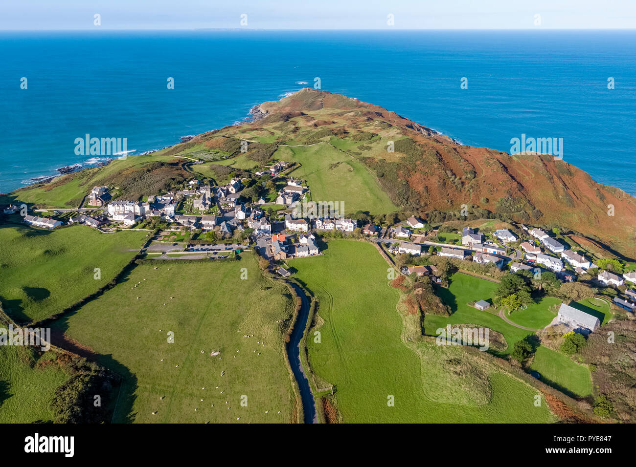 Luftaufnahme über dem Dorf Mortehoe, North Devon, England Stockfoto