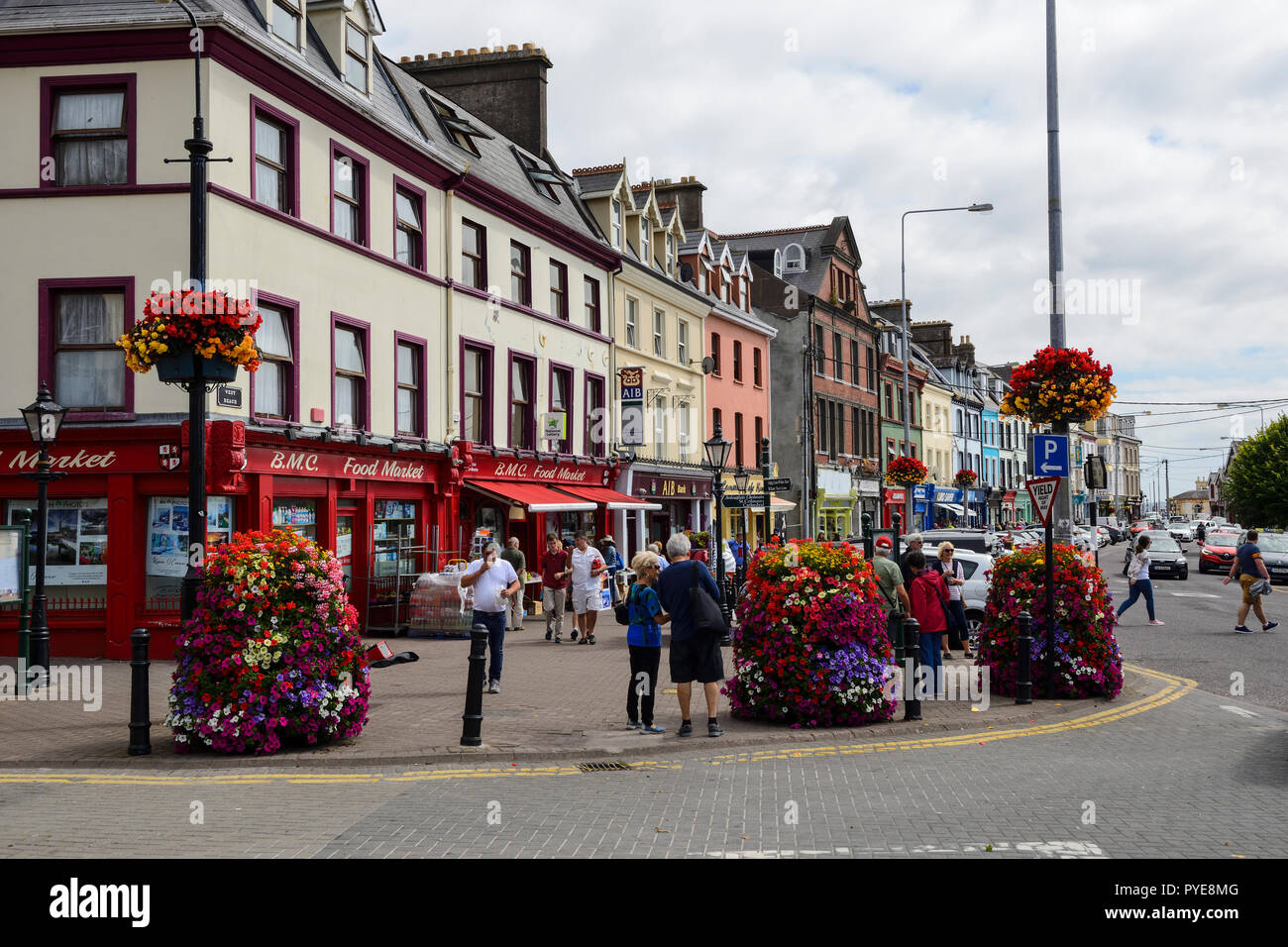 Blütenpracht am Ende der West Beach, Cobh, County Cork, Republik von Irland Stockfoto