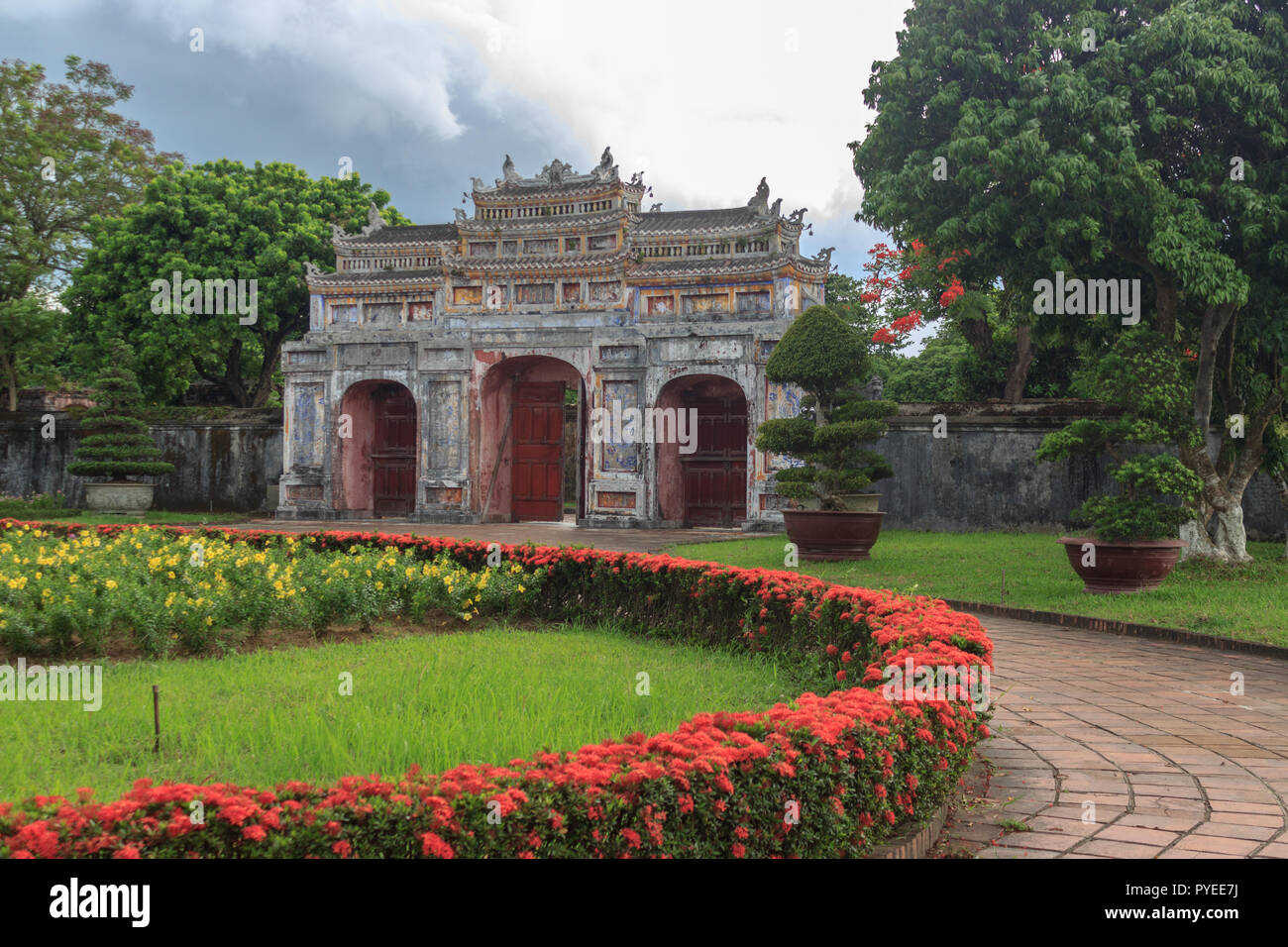 Blick auf den königlichen Palast in Hue Vietnam Stockfoto