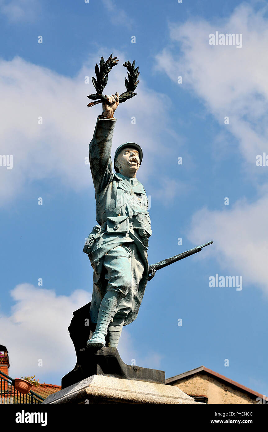 Haarige Krieg von 14-18 schmücken das Kriegerdenkmal des Dorfes Saint Bonnet le Chastel, Puy-de-Dome, im Herzen des Livradois-Forez Stockfoto