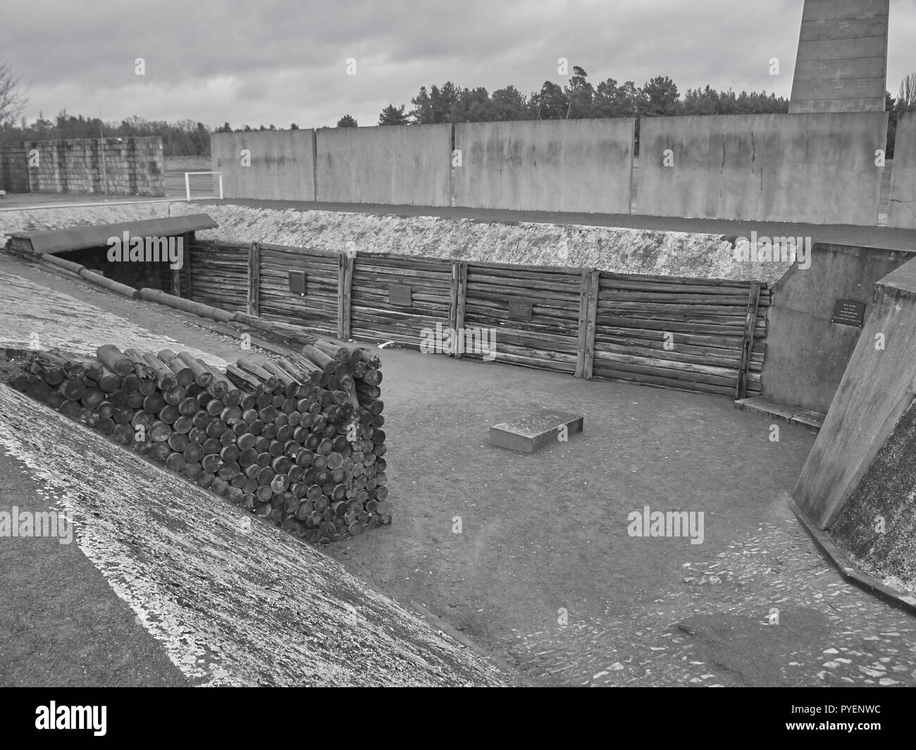 Orianenburg, Deutschland - Dezember 12, 2017: Aufnahme der Wand dort, wo Menschen, wo getötet Stockfoto