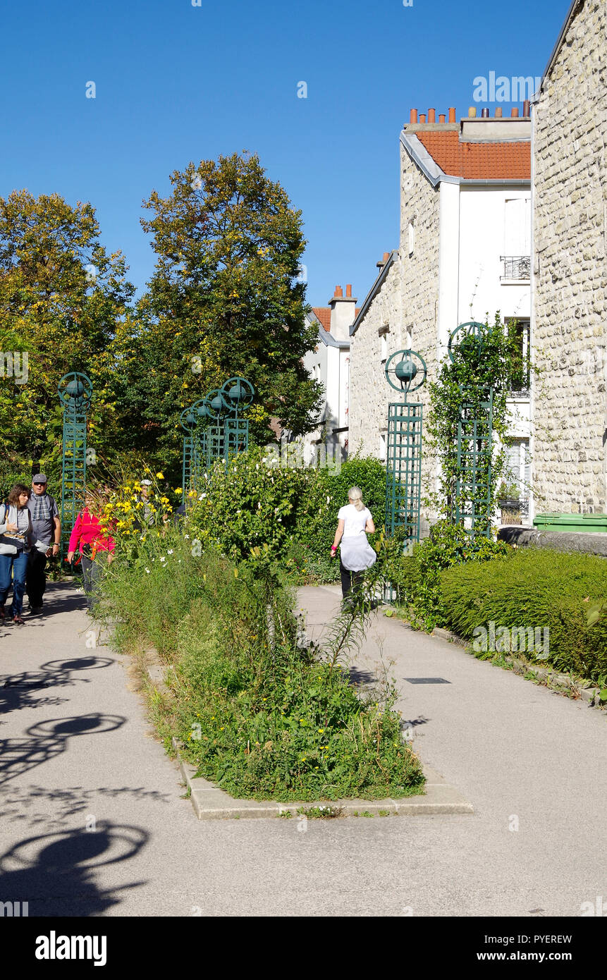 Paris Frankreich, Promenade Plantée, lineare Garten auf einem stillgelegten Eisenbahnviadukt, mit dramatischen Einpflanzen und Ansichten und Freiheit von Datenverkehr für lange Spaziergänge Stockfoto