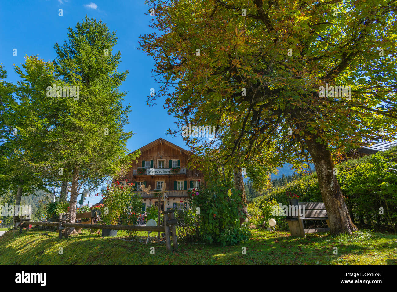 Alpine Häuser, Vorderriss, Karwendelgebirge, den Alpen, Bayern, Deutschland, Europa Stockfoto