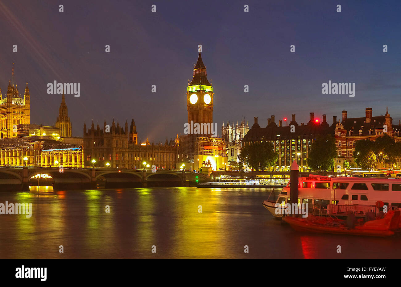 Big Ben und das Parlamentsgebäude bei Nacht, London. Stockfoto