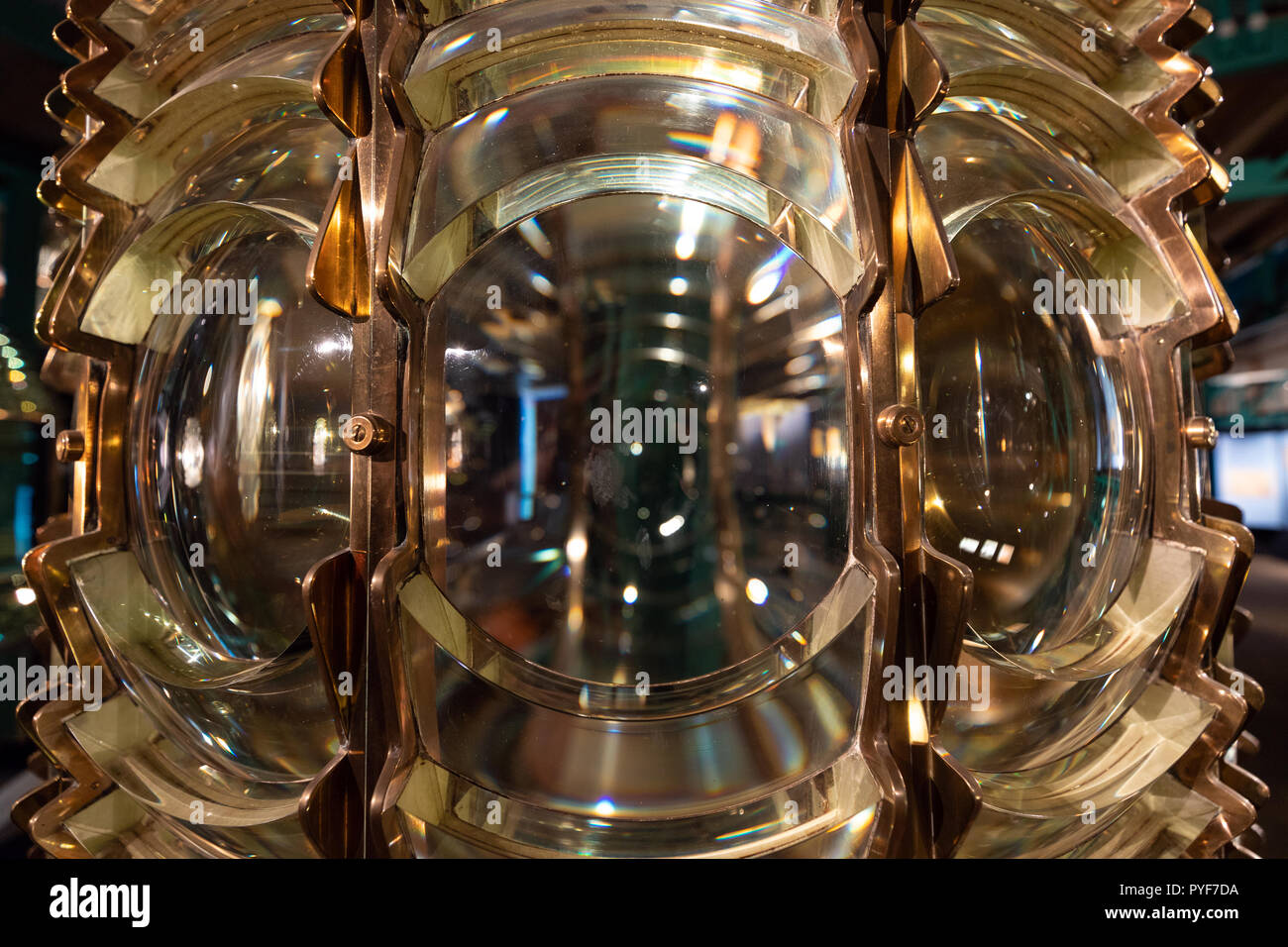 Detail einer alten Leuchtturm Fresnel Linse Stockfoto