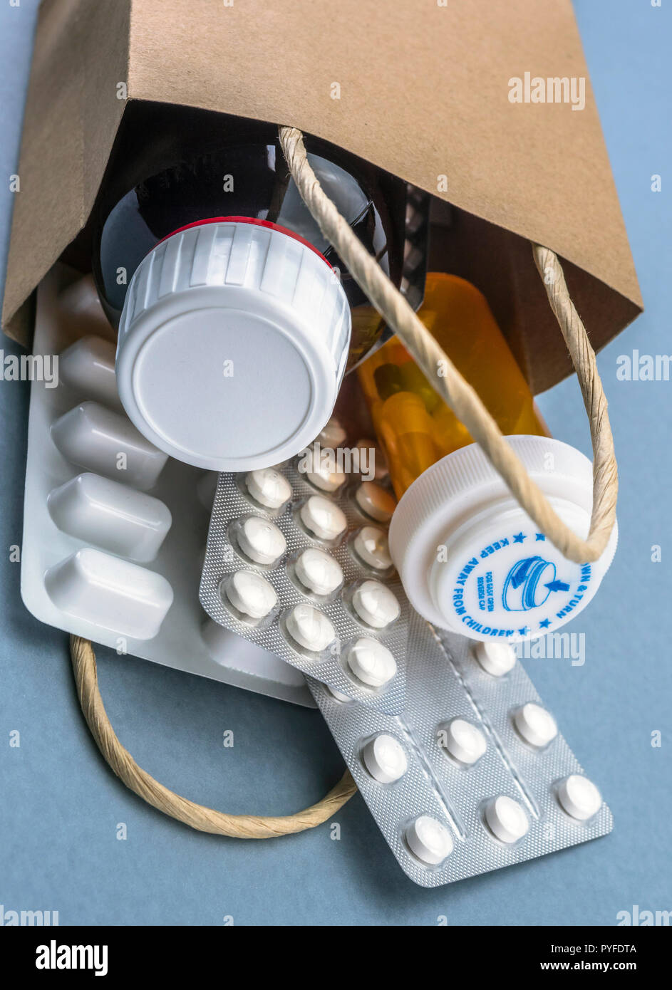 Beutel mit einige Arzneimittel, Consumer Konzept Stockfoto