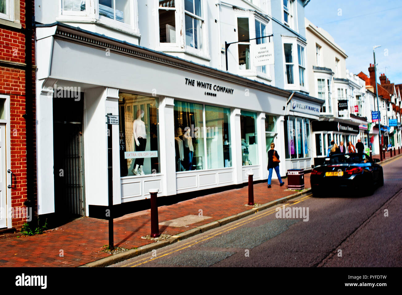 Der White Company, High Street, Tunbridge Wells, Kent, England Stockfoto