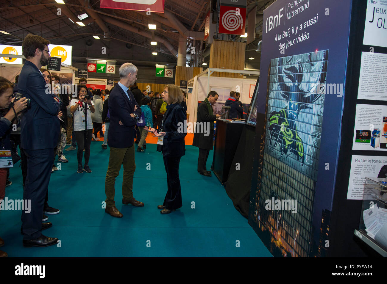 Franck Riester französischer Minister für Kultur gesehen, die in der Lounge (Anzeigen) während das Spiel fair. Die 2018 Paris Spiele Woche fair ist eine video Spiele Ausstellung von Versailles nach Paris. Stockfoto