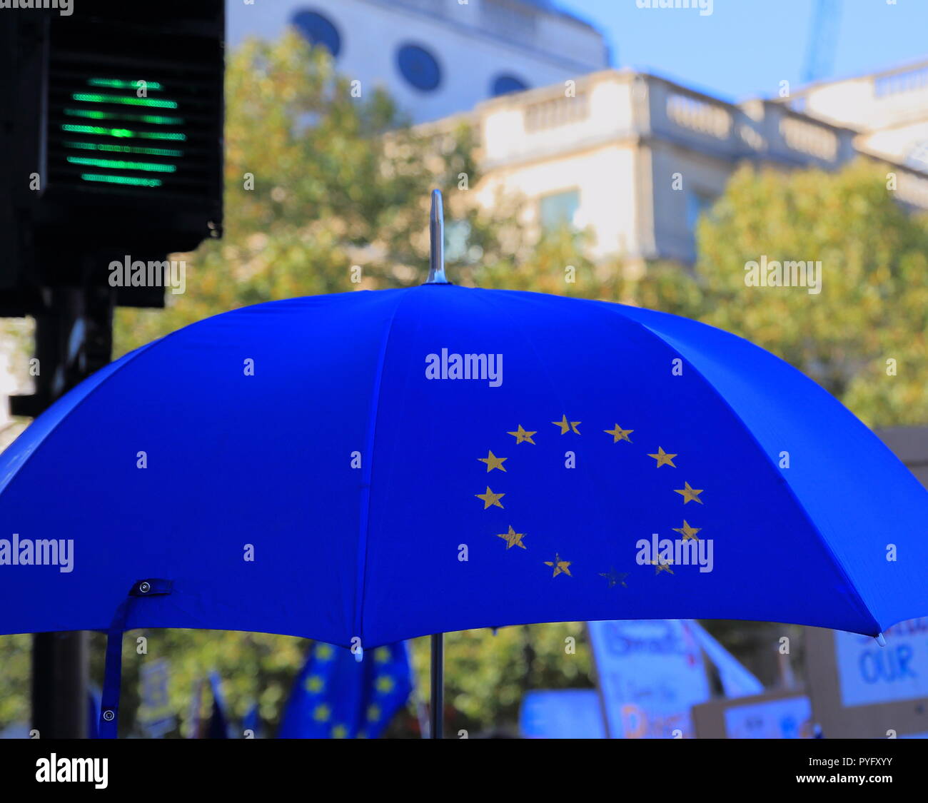 Schirm der europäischen union -Fotos und -Bildmaterial in hoher Auflösung –  Alamy