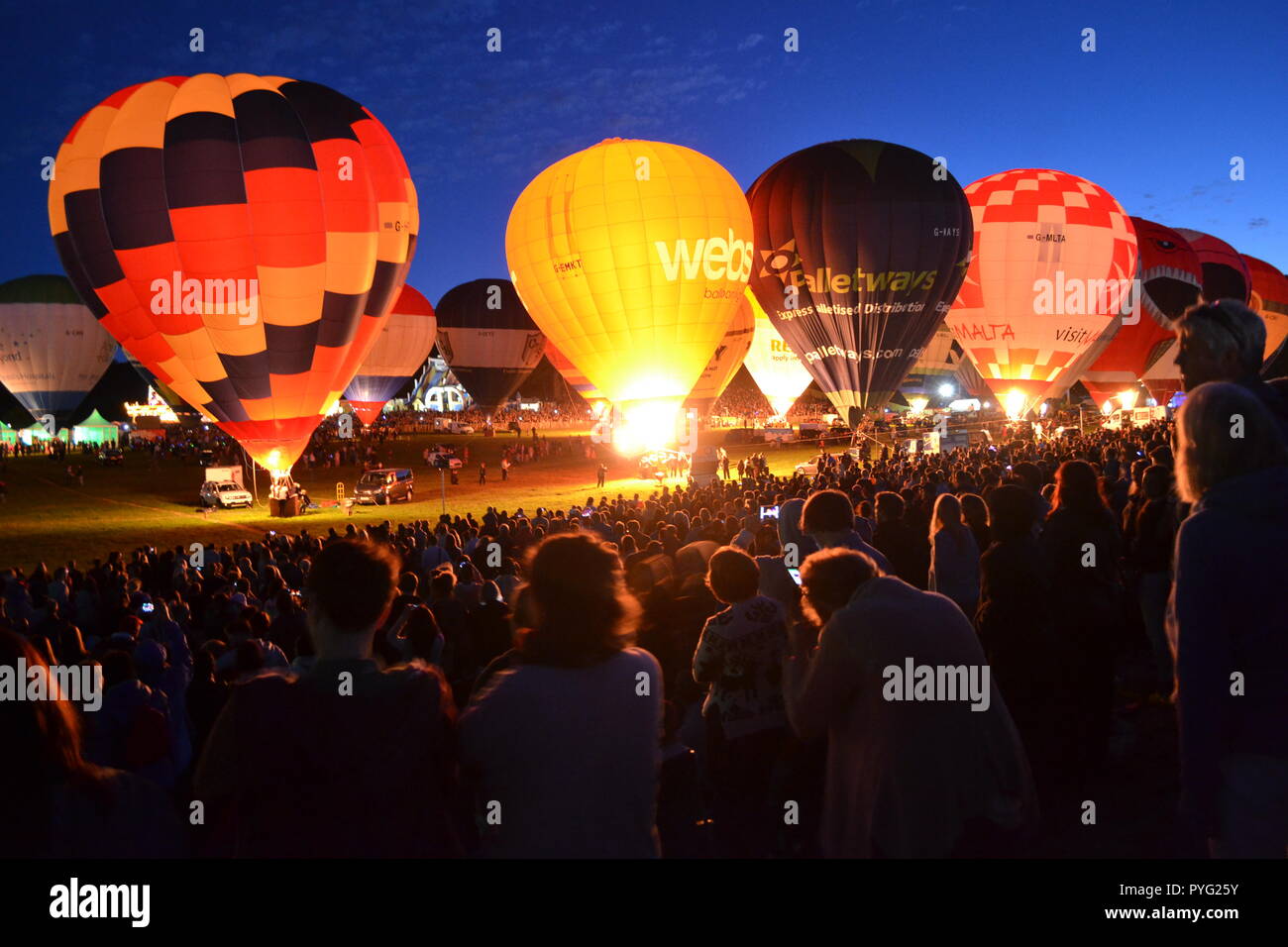 Die Nacht Leuchten an der Bristol Balloon Fiesta, England, Großbritannien Stockfoto