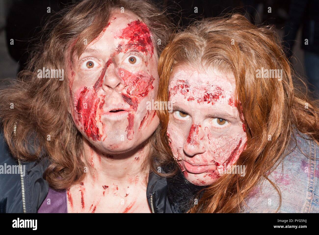Maidenhead, Großbritannien. 27. Oktober 2018. Maidenhead, Großbritannien - 6 70563 Zombie Walk Credit: Andrew Spiers/Alamy leben Nachrichten Stockfoto