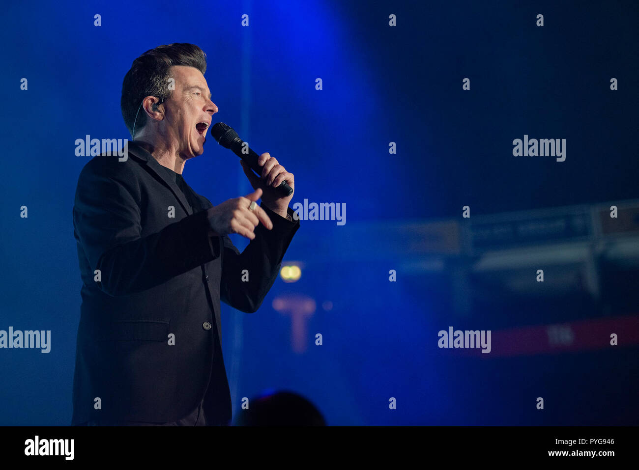 Manchester, Großbritannien. 27. Oktober 2018. Rick Astley führt in der Manchester Arena an seine UK-Tour, Manchester 27/10/2018 Credit: Gary Mather/Alamy leben Nachrichten Stockfoto