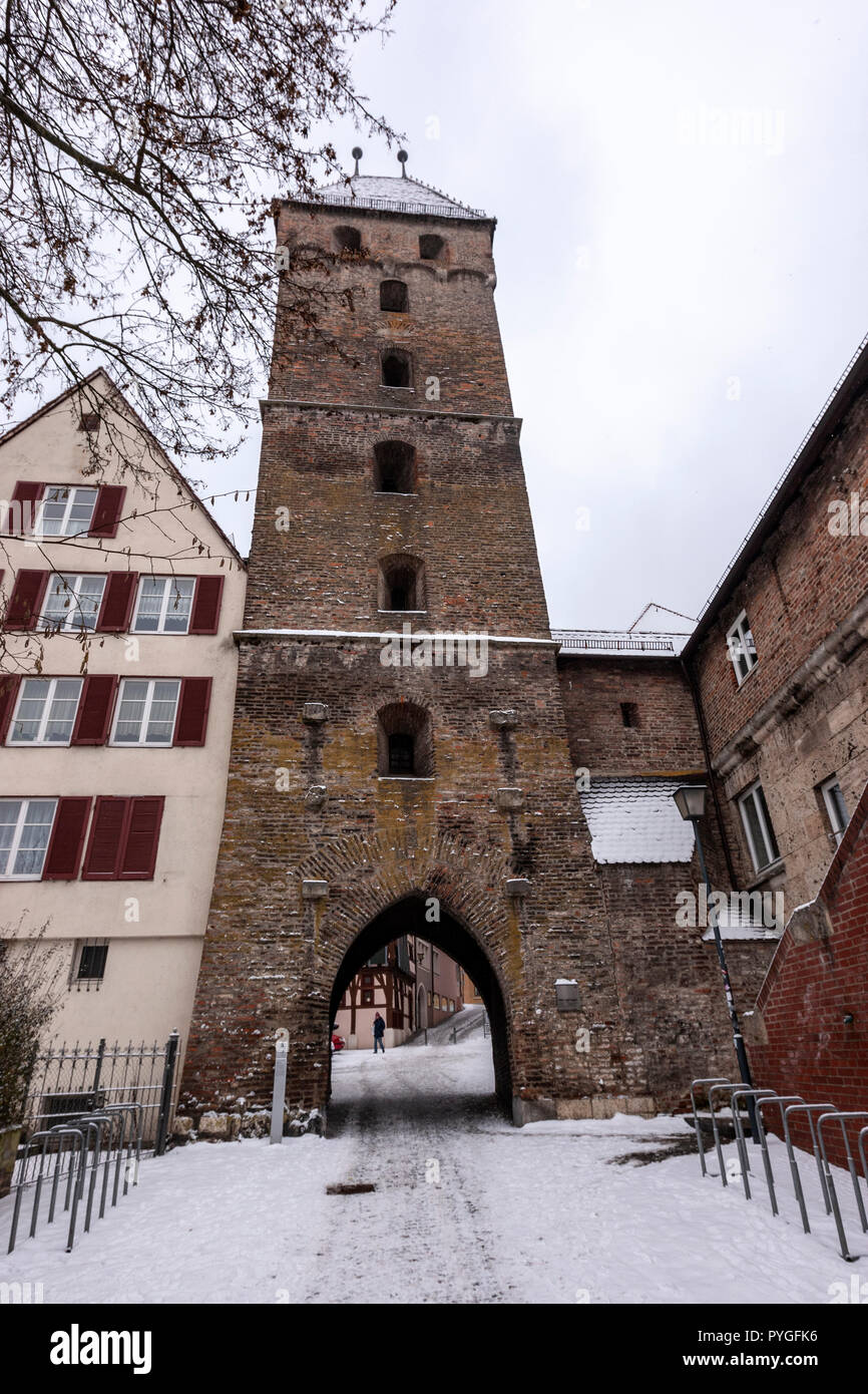 Ulmer Stadtmauer im Winter mit Schnee, Ulm, Baden-Württemberg, Deutschland Stockfoto