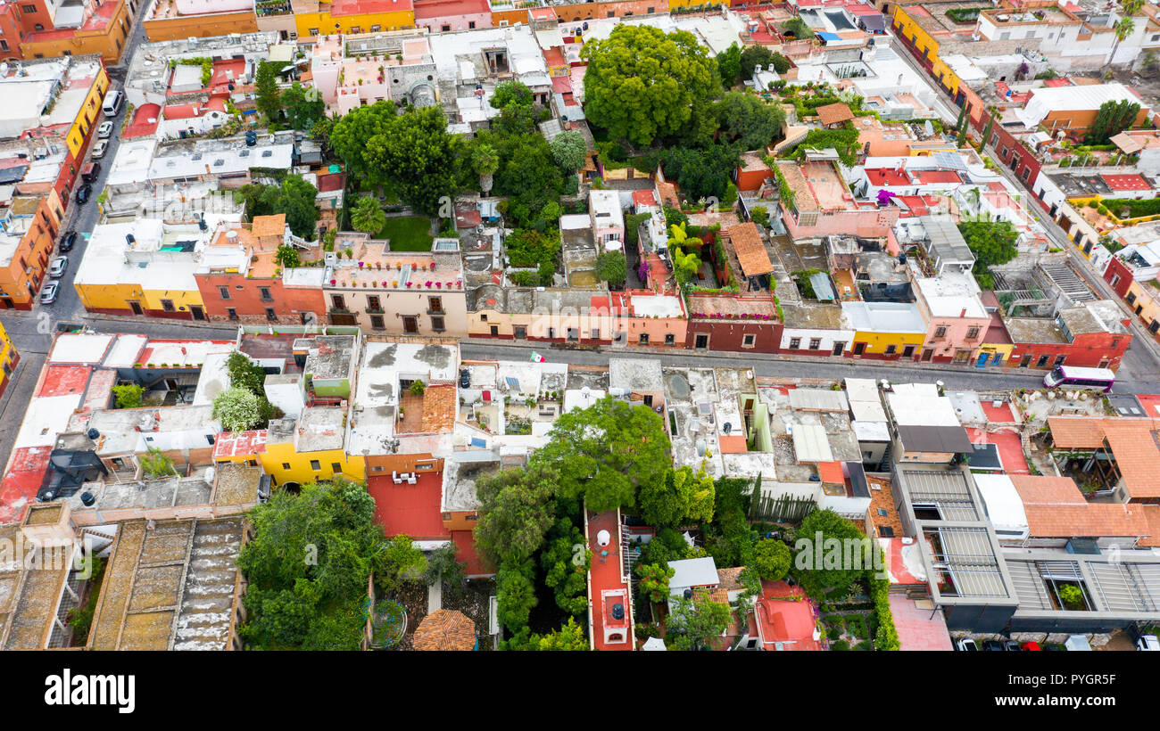 Luftaufnahme von einer der vielen engen Straßen in San Miguel de Allende, Mexiko Stockfoto